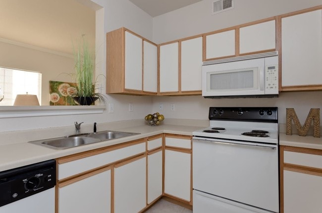 The Ravinia apartments — community photo