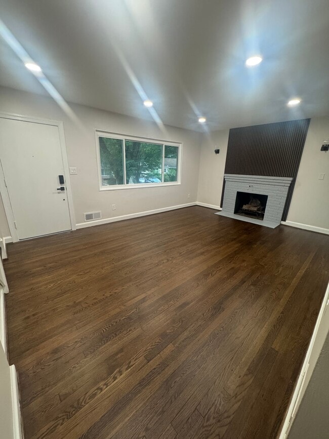 Photo - 5603 Newton St