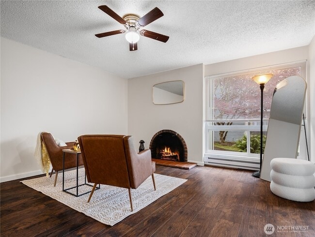 Photo - 7425 Ruby Dr SW