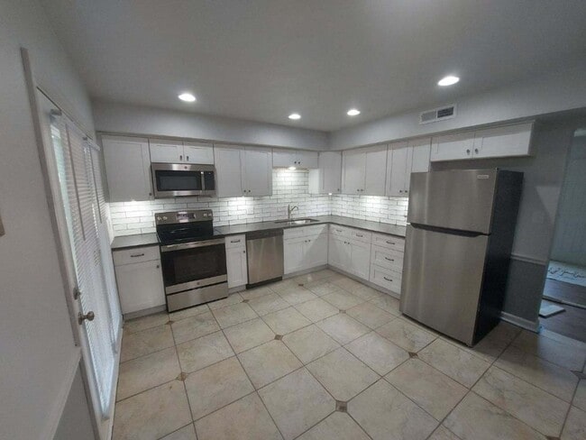 Photo - Beautiful Roanoke 2 bed 2 bath Duplex