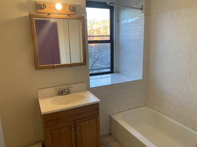 Photo - 180 Harvard St Apartments Unit 3