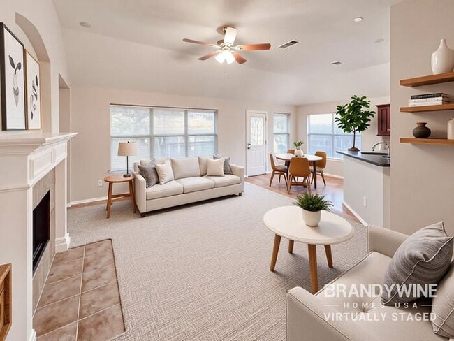 Photo - 806 Christine Dr