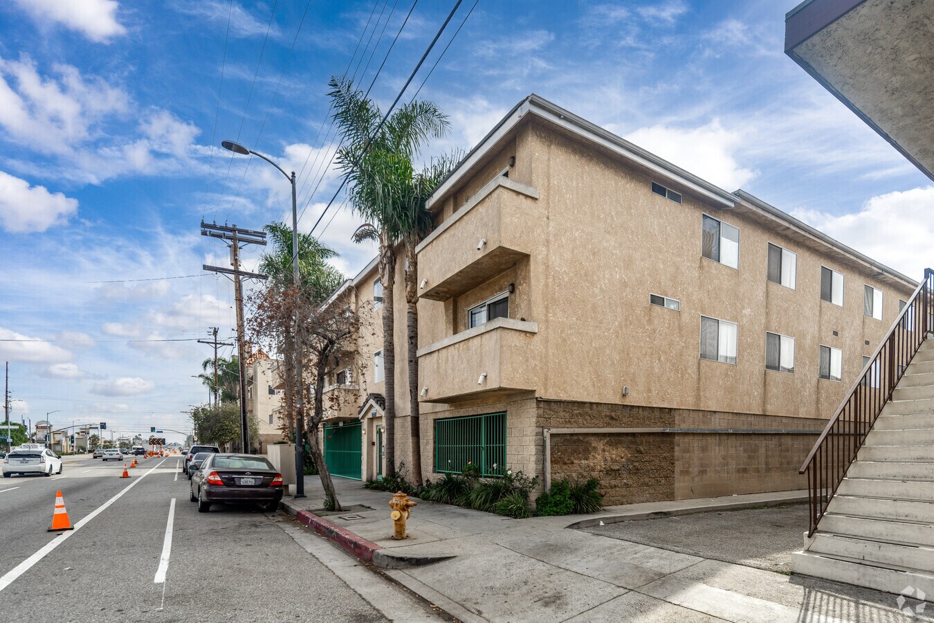 Primary - 1326 W Carson St