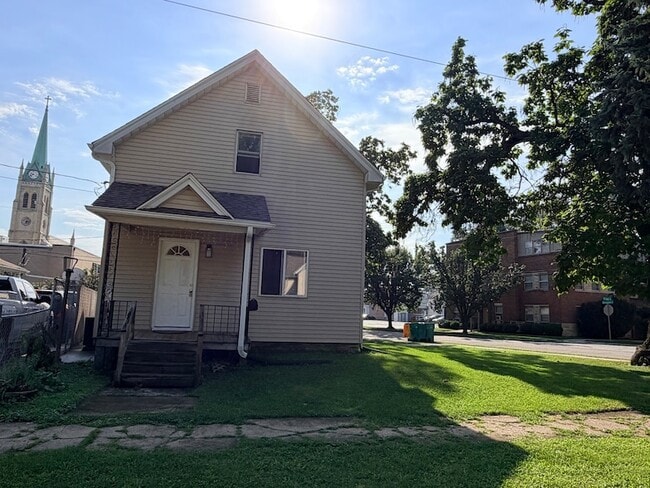 400 Summit St