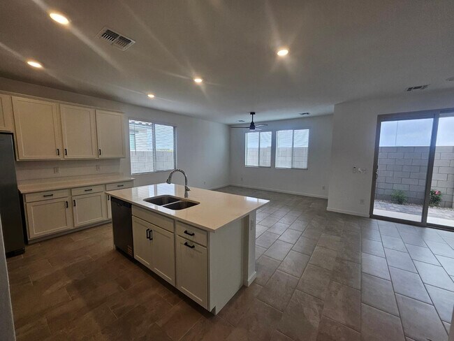 Photo - 548 Fremont Pass