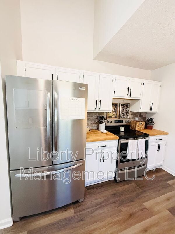 Photo - 132 Windsor Ln