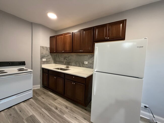 Photo - 6950 N Ashland Blvd Unit 301