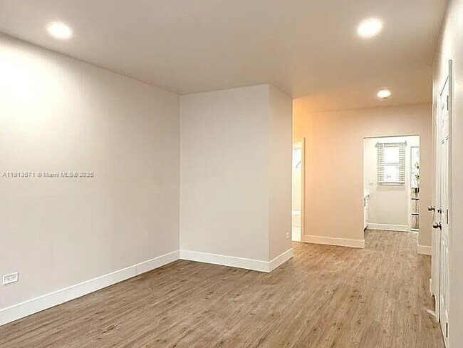 Photo - 1537 Jefferson Ave Unit 3