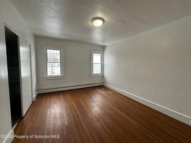 Photo - 214 Mayock St