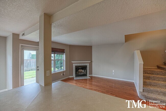 Photo - Stylish 3 BD Townhome Near Vancouver Mall