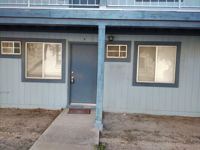 Photo - 3520 E 2nd St Unidad 3520-4