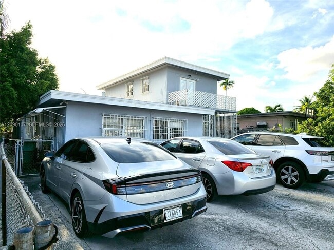 84 NW 75th Ave
