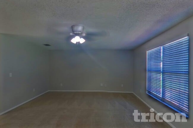 Photo - 2718 Pinewood Blvd N