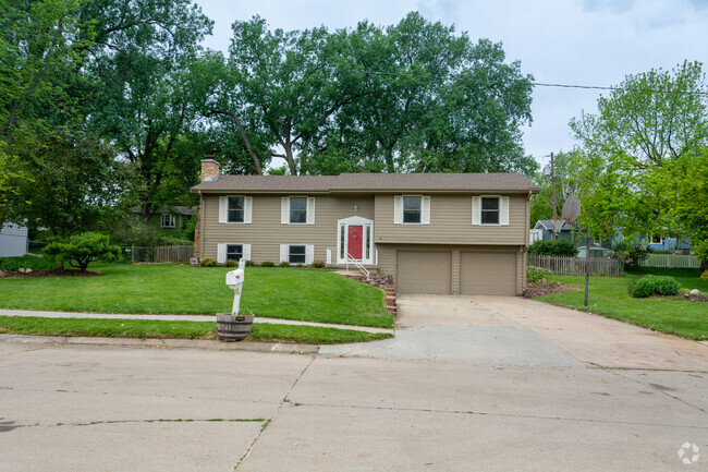 Building Photo - 3118 S 116th St Rental