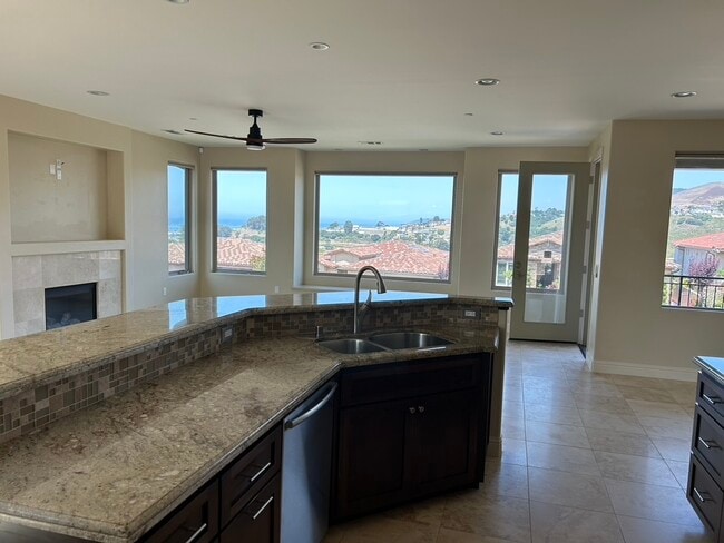 Cocina abierta al salón - 213 Cima de Colina