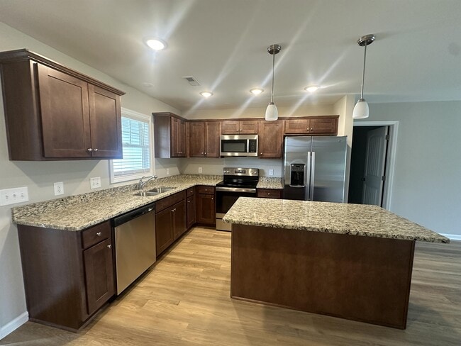 Photo - 815 Middleton Rd