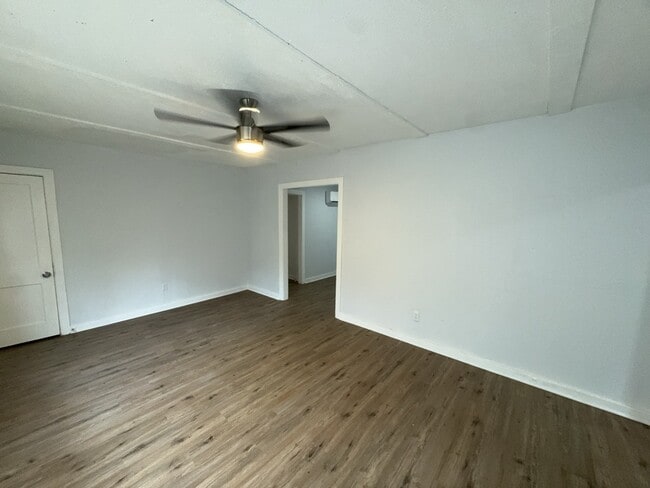 Photo - 1857 Westover St