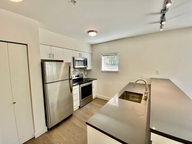 Photo - 1bd/1ba Seattle Condo Unit 221
