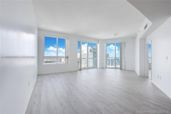 Photo - 1900 N Bayshore Dr