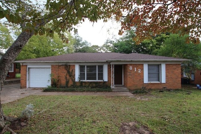 Photo - Charming 3 Bedroom 2 Bath Near TJC!