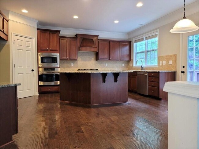 Photo - 4445 Agard St