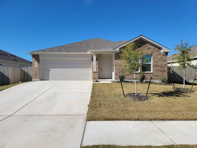 Photo - 105 Ulmus St House