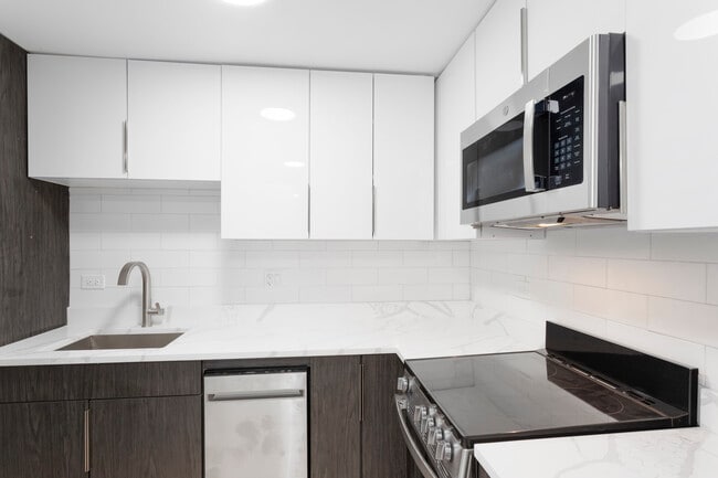 Photo - 6026 N Winthrop Ave