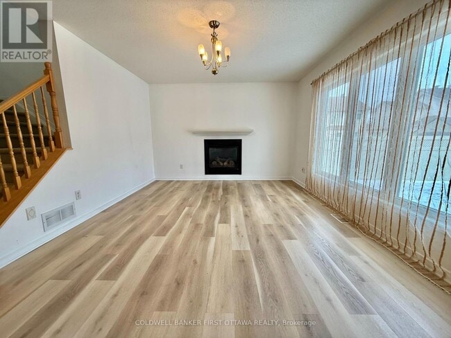 Photo - 805 Taradale Dr