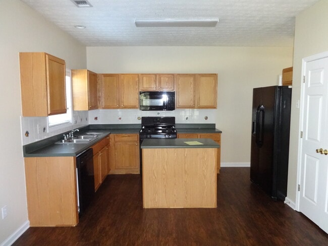 Photo - 834 Glen Abbey Dr