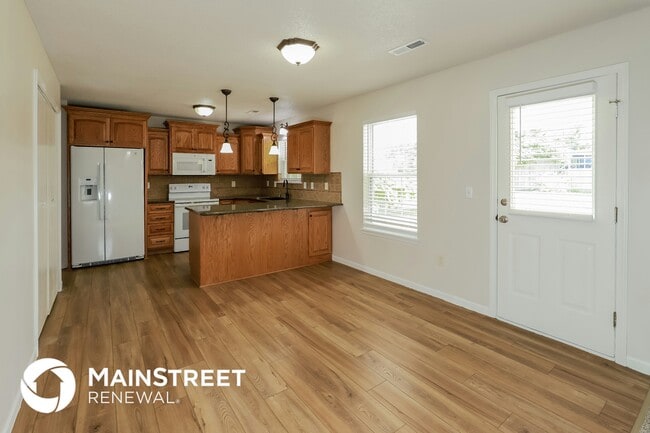 Photo - 420 SE Alger Dr