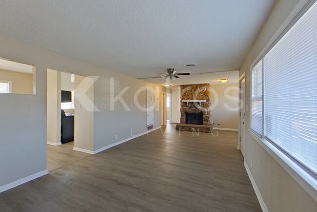 Photo - 1509 Bell St