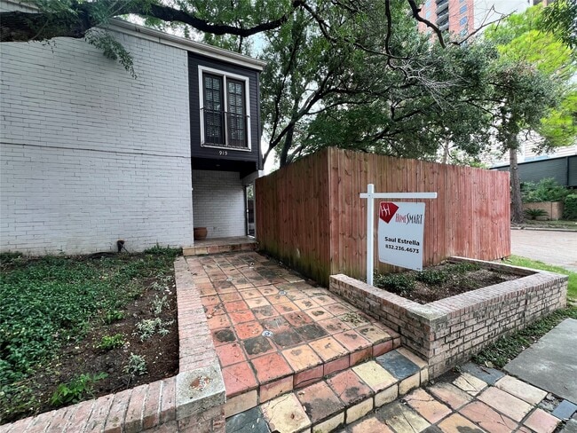 Building Photo - 919 S Ripple Creek Dr Rental