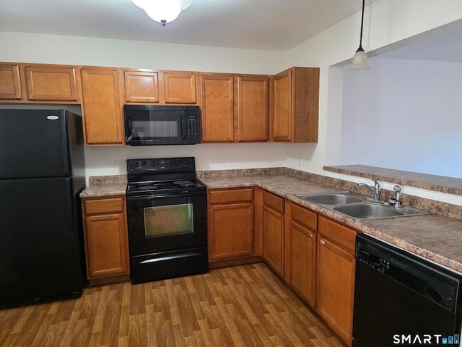 Photo - 148 Mathewson St