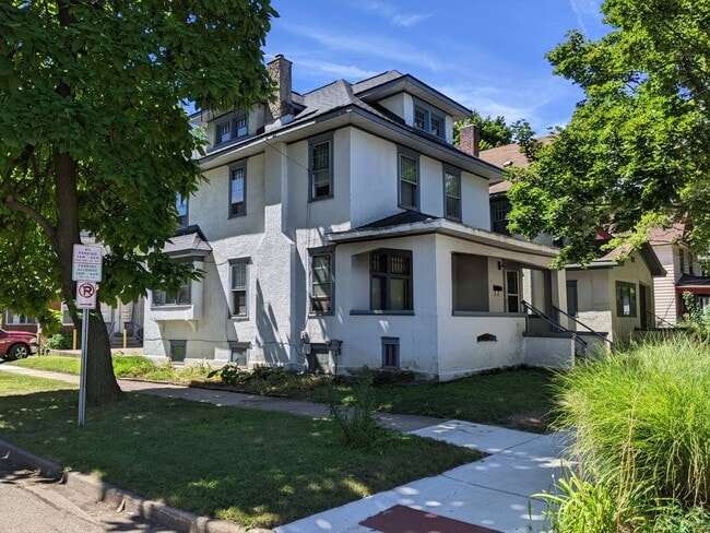 Building Photo - 601 W Cedar St Rental