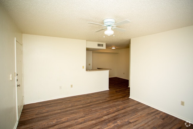 C3 3BDx2BA 1000SF - Canterbury Crossing Apartments