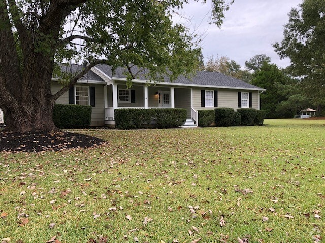 Building Photo - Newly Renovated Home on 2 Acres!