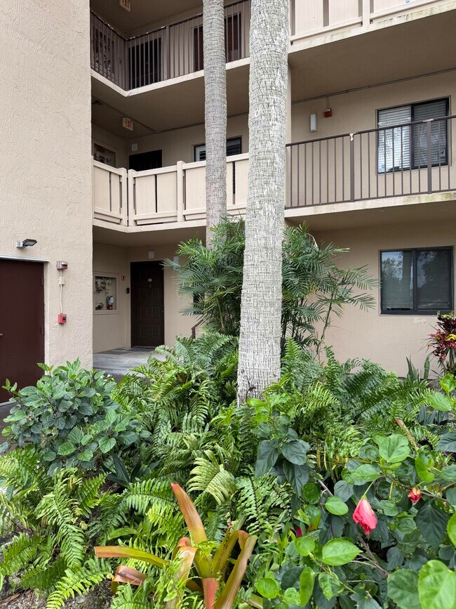 Photo - 2200 S Cypress Bend Dr Unit 101