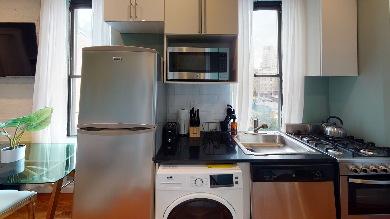 Photo - Private bedroom in 2 bed/1 bath Home