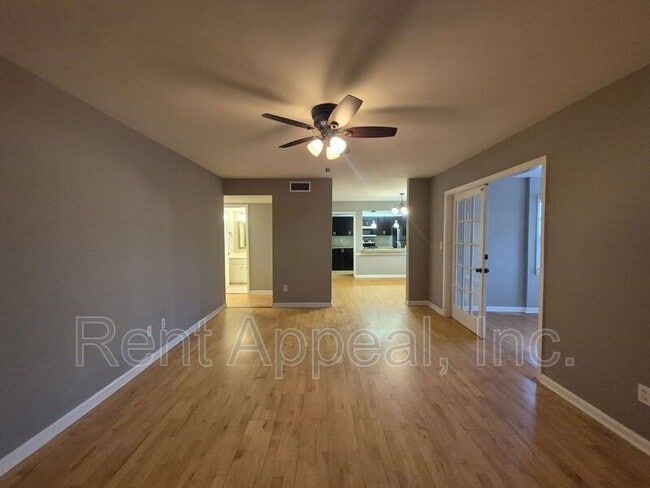 Photo - 204 Triumph Dr NW