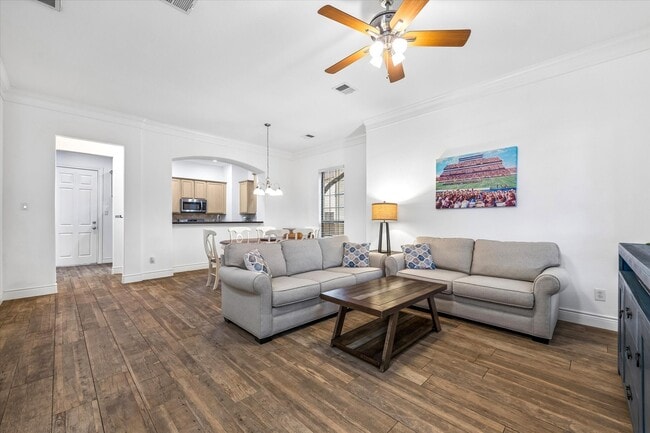 Photo - 9044 Lakes at 610 Dr