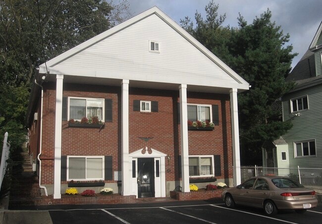Building Photo - 65 Woodlawn Ave Rental