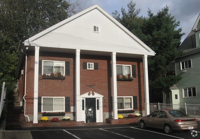 Building Photo - 65 Woodlawn Ave Unit 4 Rental