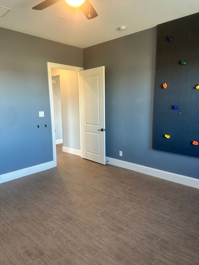 Photo - open concept 4bd - rent to own