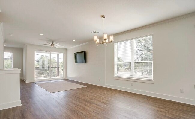 Photo - 2201 W Devitt St Condo