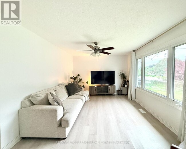 Photo - 49 Woodlawn Ave