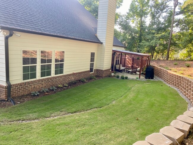Photo - 272 Lake Vista Way