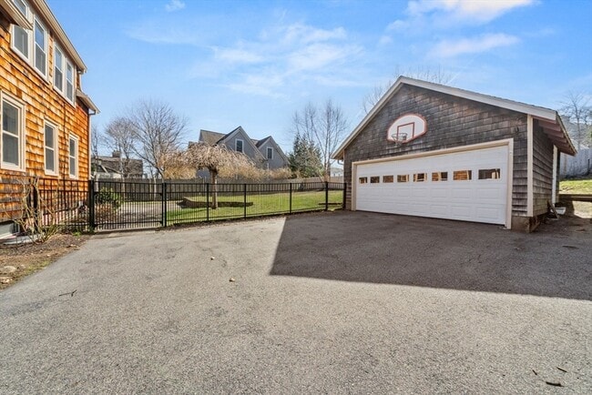Photo - 14 Morse Ct