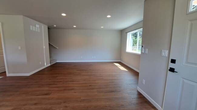 3111 E Camellia Way