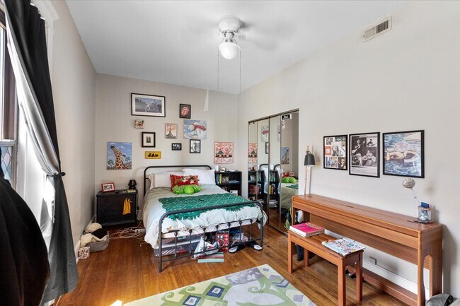 Photo - 4000 N Southport Ave Unit 2