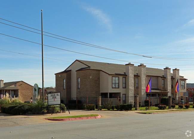 Polo Club - Polo Club Apartments